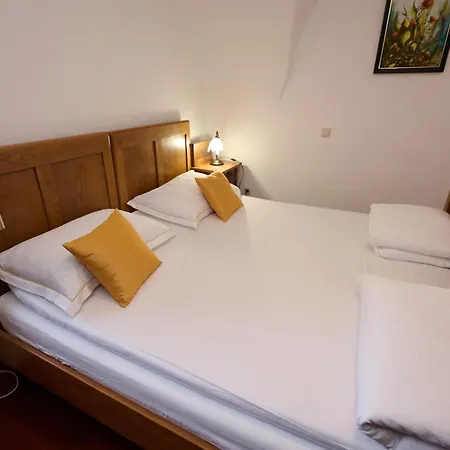 アパート ワイン グローワーズ マンション ズラティ グリツ Slovenske Konjice